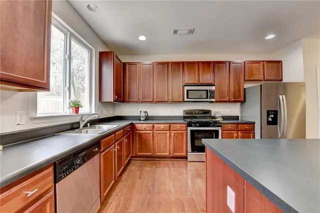 $459,900 | 6098 Park Leaf Walk, Buford, GA 30518