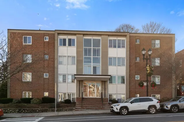 $299,000 | 859 Broadway, Unit 15, Everett, MA 02149
