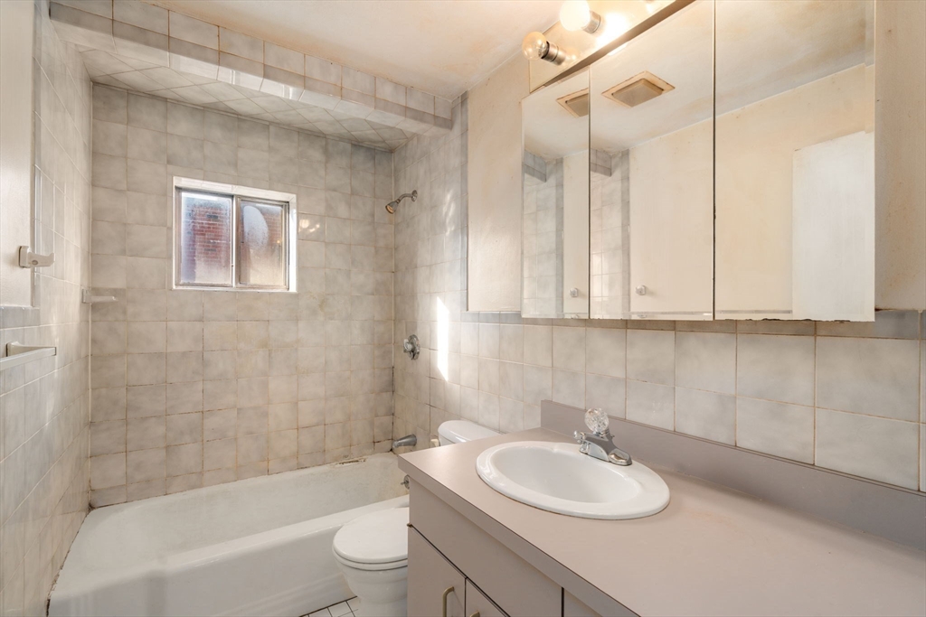 859 Broadway, Unit 15 Everett, MA 02149 - Photo 10 of 12