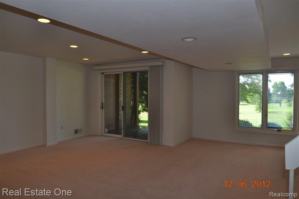 864 GreenView Court Rochester, MI 48307 - Photo 20 of 25 Walkout lower-level