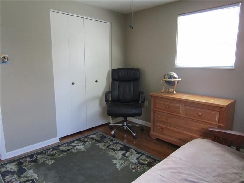 70 Spring Street Pittsburgh, PA 15223 - Photo 23 of 25 Bedroom 3