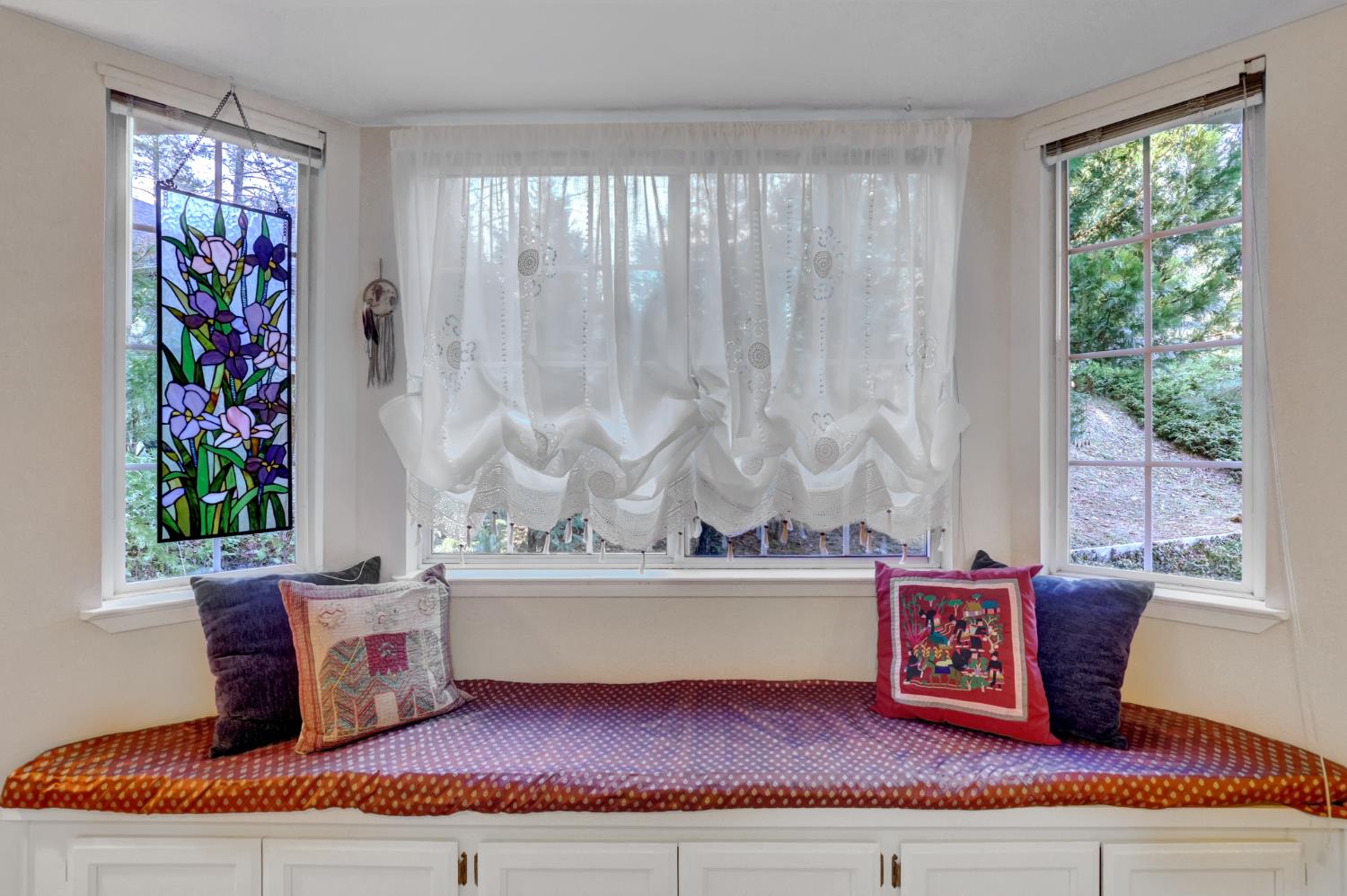 364 Gracie Road Nevada City, CA 95959 - Photo 23 of 59 a living room with furniture and a large window
