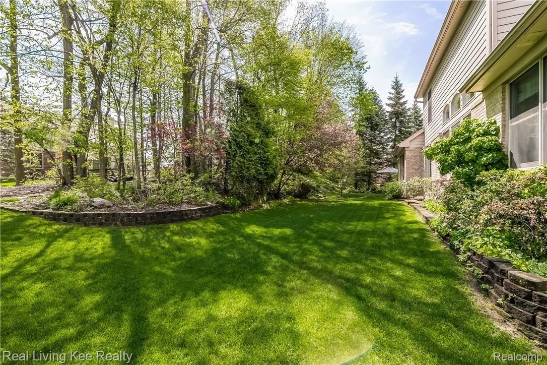 4183 Calumet Drive Rochester, MI 48306 - Photo 42 of 54 042-Rear_View-4183133-large.jpg