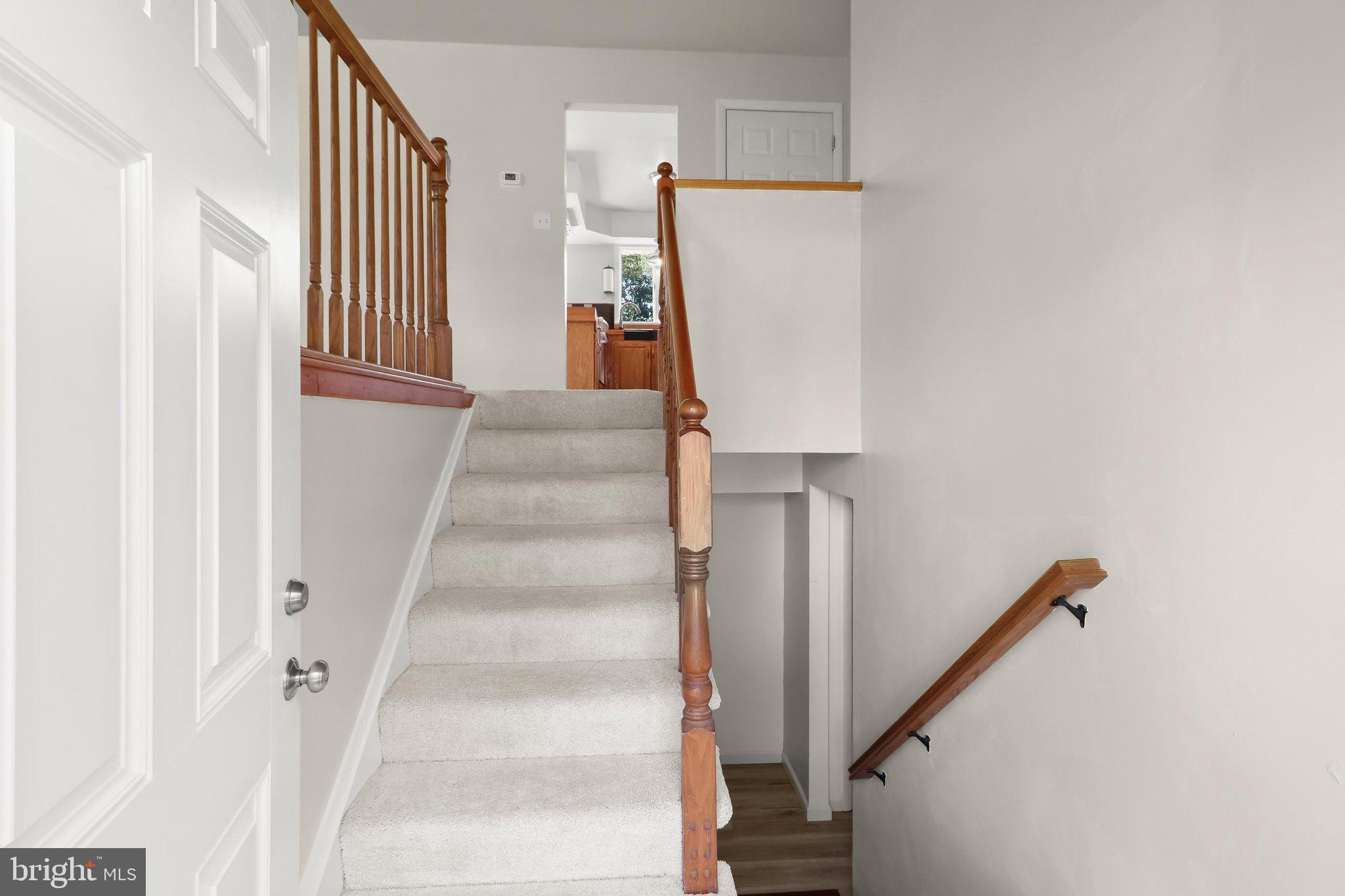 5773 Oakland Road Sykesville, MD 21784 - Photo 4 of 57 Entrance Foyer