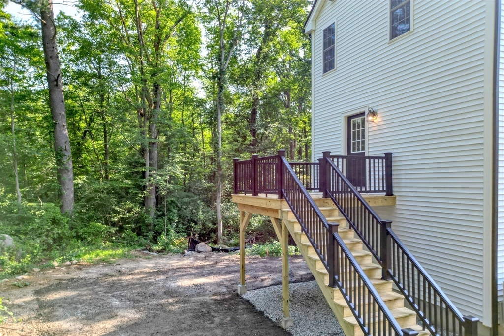 27 Valley Road Holbrook, MA 02343 - Photo 2 of 17 Gallery Image 2
