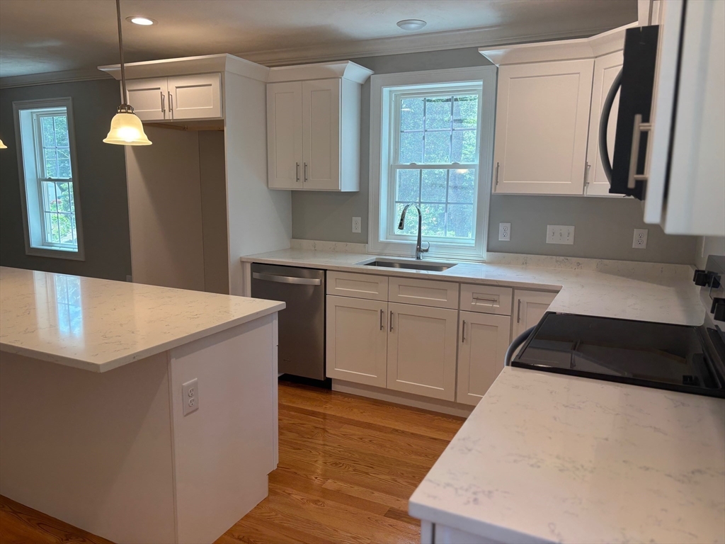27 Valley Road Holbrook, MA 02343 - Photo 3 of 17 Gallery Image 3