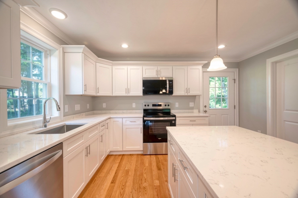 27 Valley Road Holbrook, MA 02343 - Photo 6 of 17 Gallery Image 6