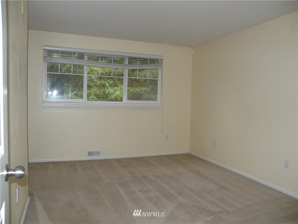 10849 Southeast 187th Lane Renton, WA 98055 - Photo 13 of 20 Gallery Image 13