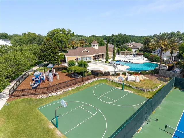 a view of a tennis court