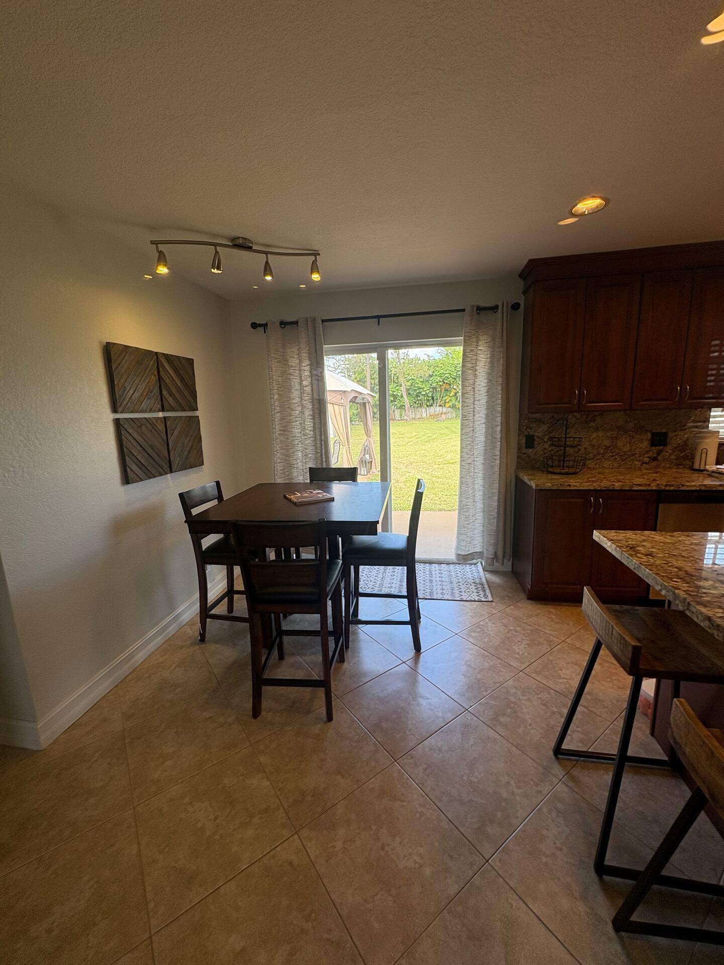 5586 3rd Road Lake Worth, FL 33467 - Photo 8 of 35 Dining Area