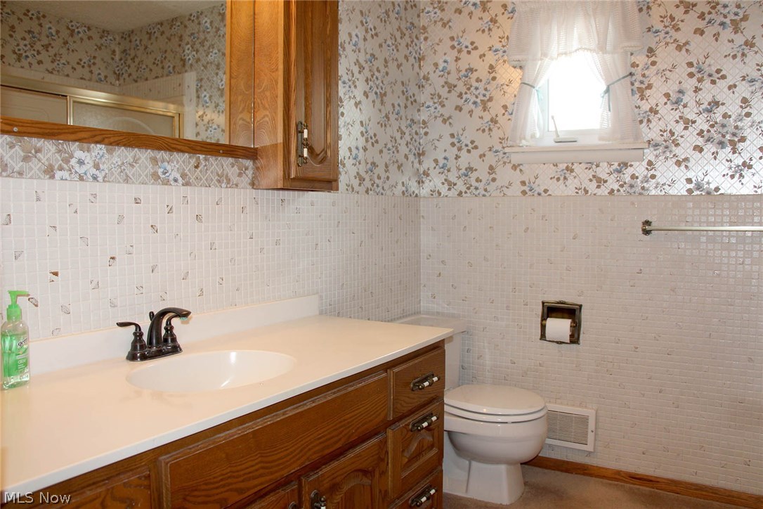 216 Perry Drive Northwest Canton, OH 44708 - Photo 12 of 32