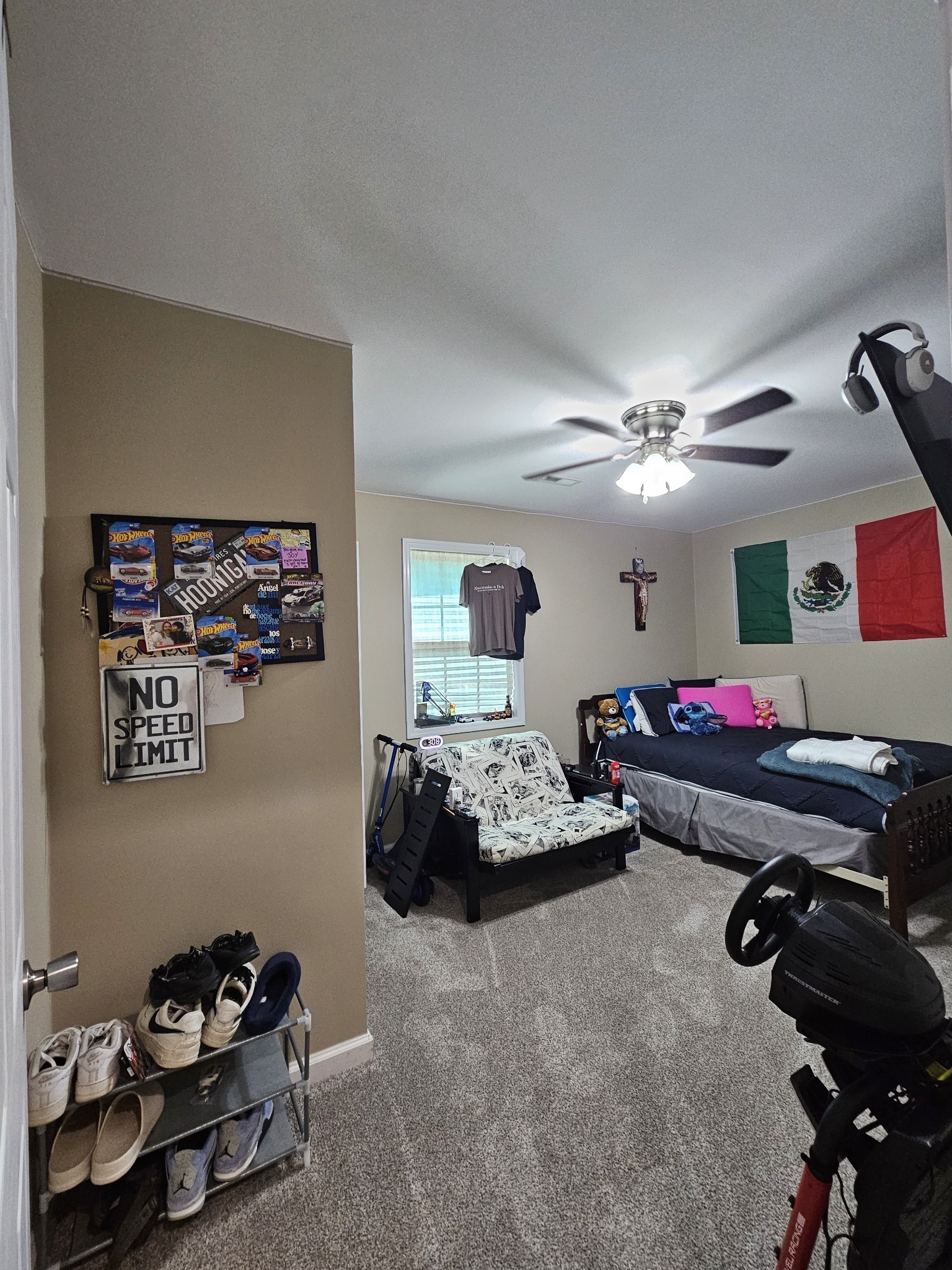 107 Gentry Street Tullahoma, TN 37388 - Photo 28 of 34 a bed room with furniture and gym equipment