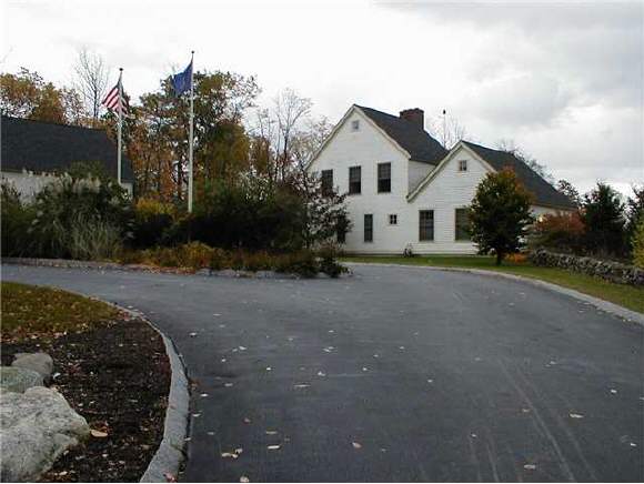 389 Baptist Road Canterbury, NH 03224 - Photo 1 of 4