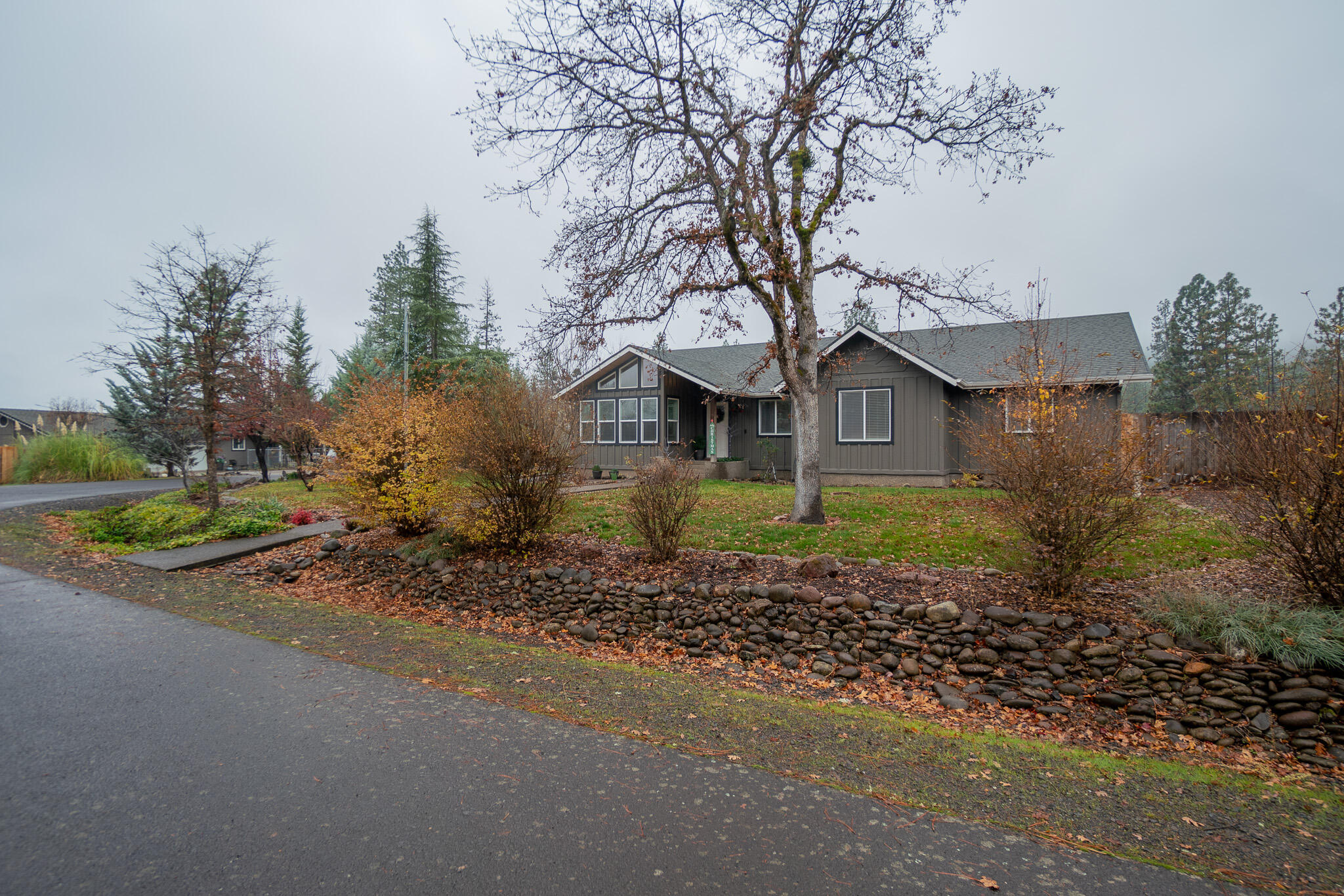1027 Chevney Drive Shady Cove, OR 97539 - Photo 28 of 29 DSC02888-HDR