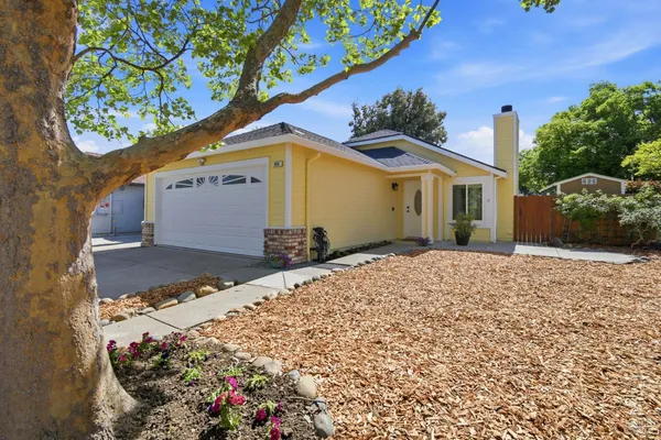 $580,000 | 804 Sapphire Circle, Vacaville, CA 95687