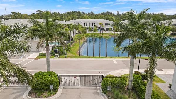 $389,999 | 3903 Southeast Mentmore Lane, Stuart, FL 34997