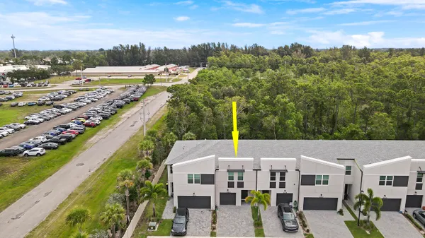 $389,999 | 3903 Southeast Mentmore Lane, Stuart, FL 34997