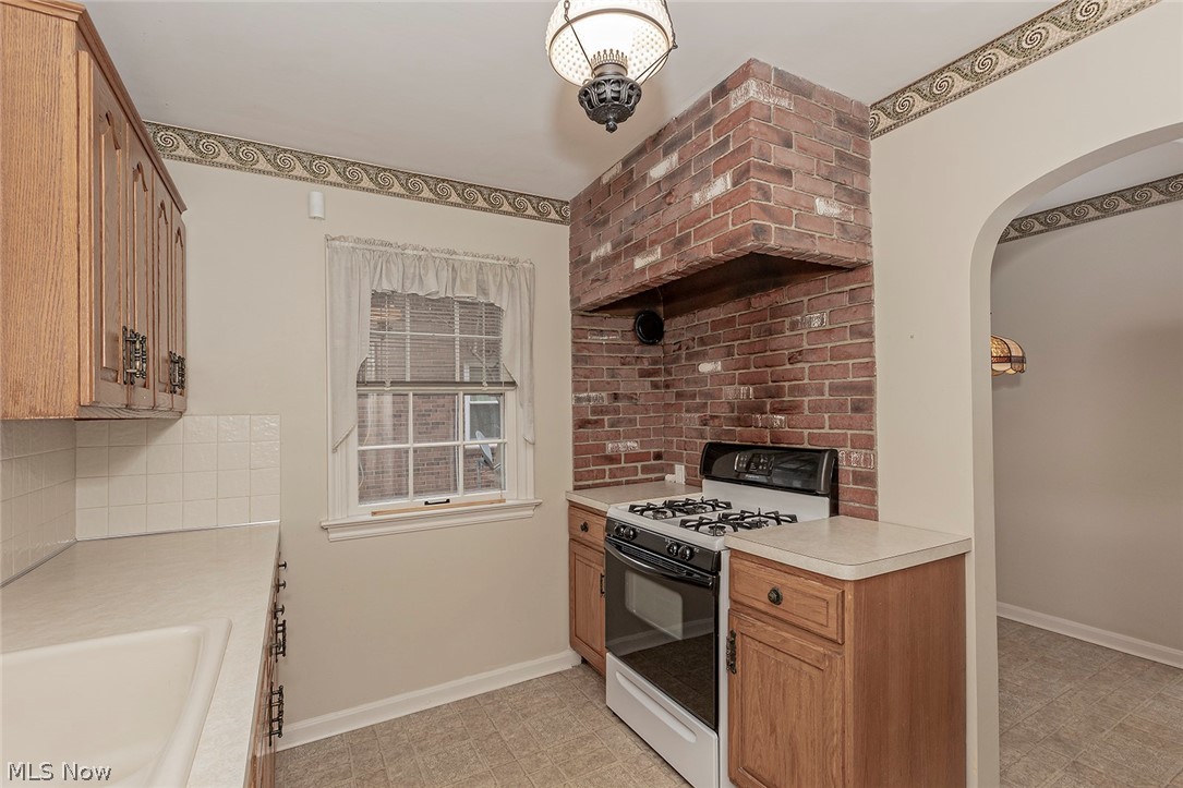 3781 Hillbrook Road Cleveland, OH 44118 - Photo 15 of 35 Gallery Image 15