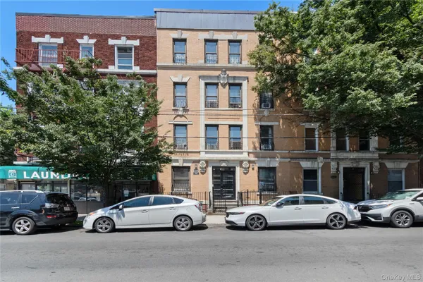 $3,250 | 32-86 30th Street, Unit 4A | Astoria