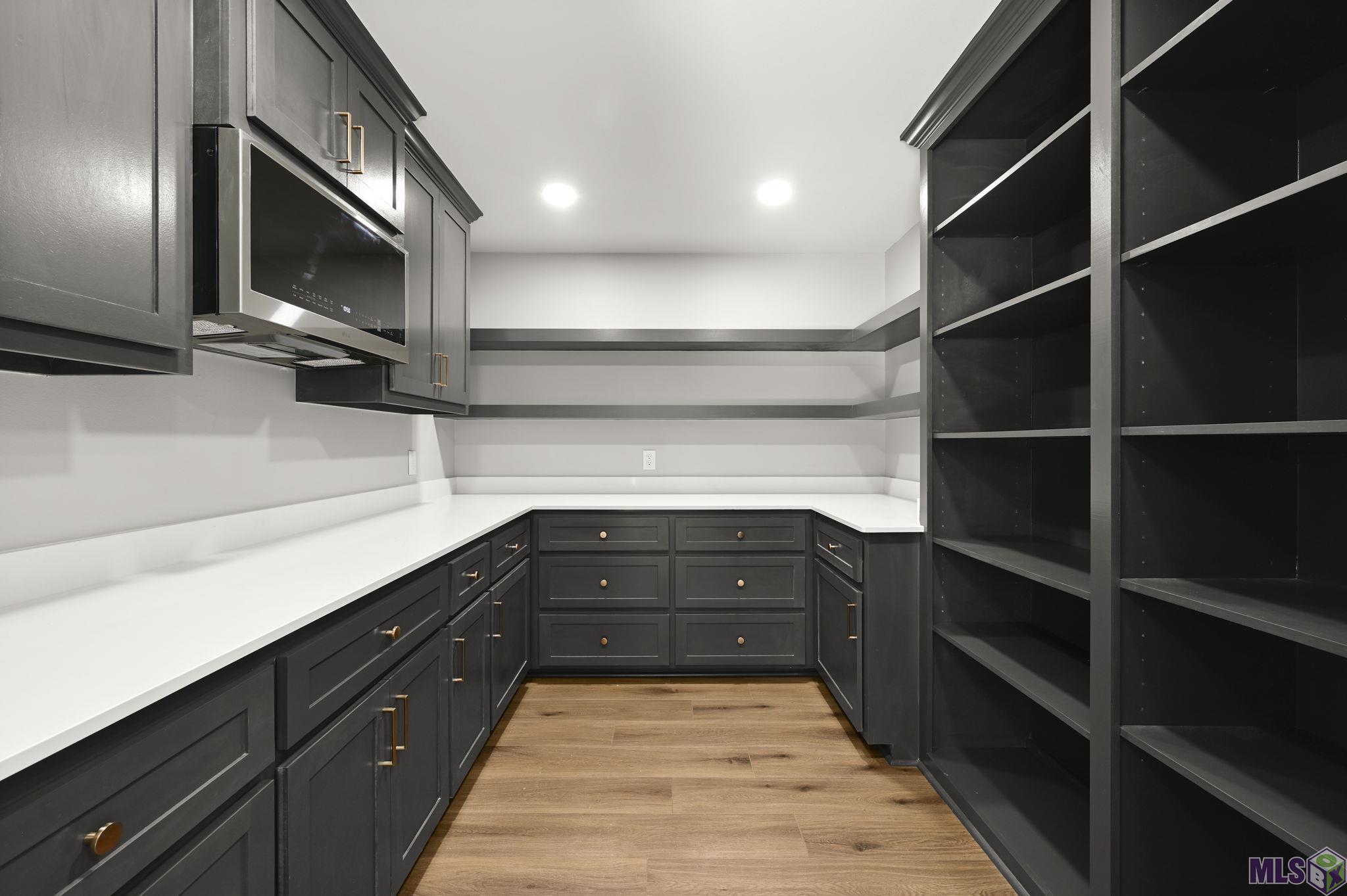 550 Castle Kirk Drive Baton Rouge, LA 70808 - Photo 3 of 29 Pantry
