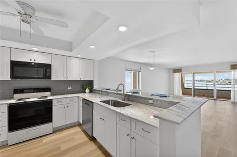 $499,000 | 138 1st Street East, Unit 302, St. Petersburg, FL 33715