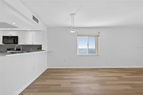 $499,000 | 138 1st Street East, Unit 302, St. Petersburg, FL 33715