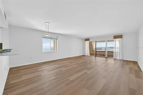 $499,000 | 138 1st Street East, Unit 302, St. Petersburg, FL 33715