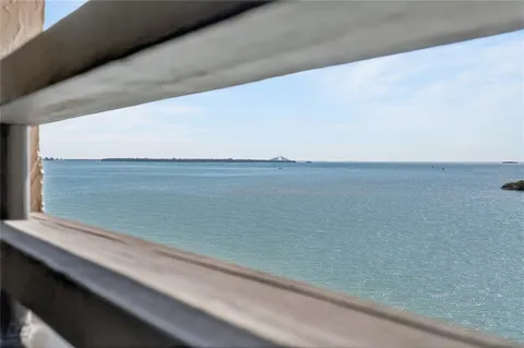 $499,000 | 138 1st Street East, Unit 302, St. Petersburg, FL 33715