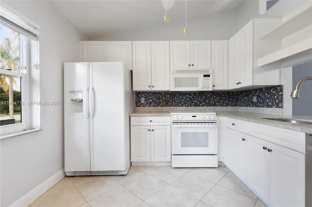 $3,400 | 21314 Chinaberry Drive, Boca Raton, FL 33428