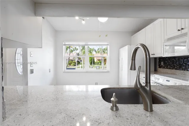 $3,400 | 21314 Chinaberry Drive, Boca Raton, FL 33428