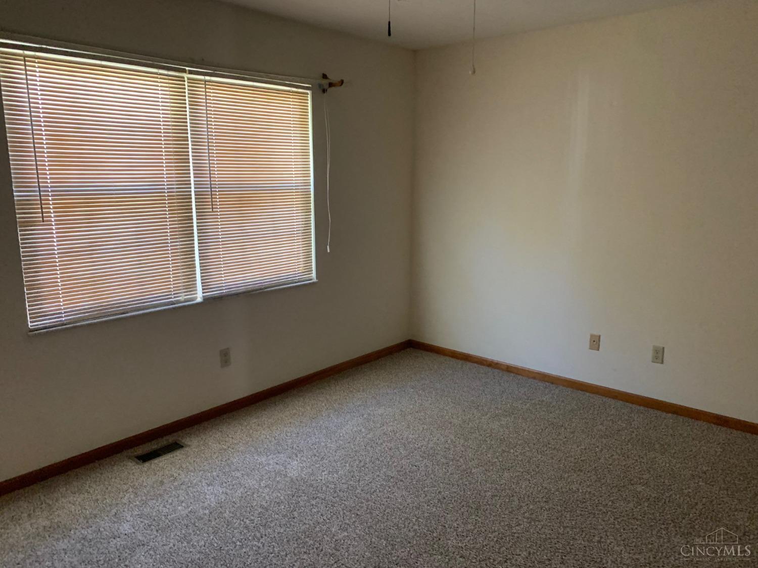 4729 Moore Road Middletown, OH 45042 - Photo 8 of 13 Gallery Image 8