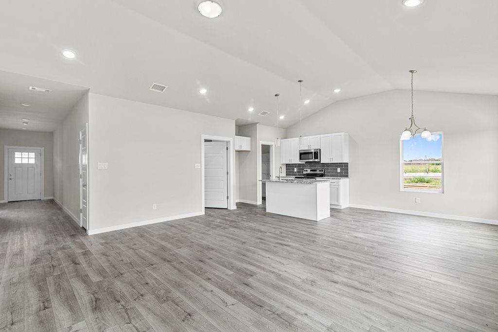 10520 Ruffin Drive Fort Worth, TX 76131 - Photo 8 of 28 Gallery Image 8