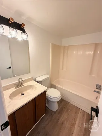 $1,300 | 12510 White Bluff Road, Unit 306, Savannah, GA 31419