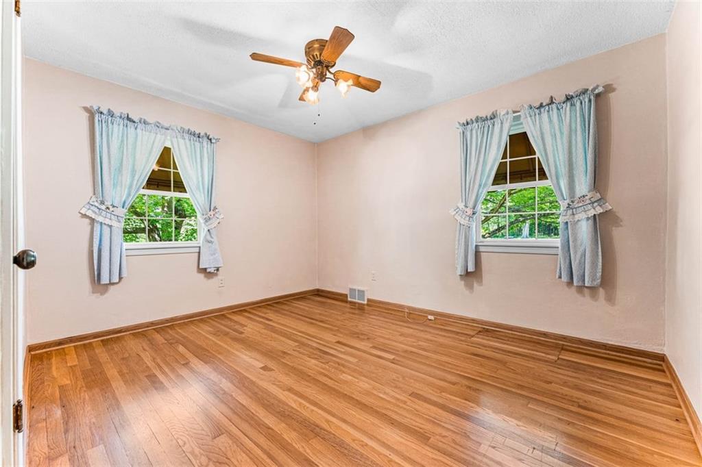 3128 New Butler Road New Castle, PA 16101 - Photo 7 of 12 a view of an empty room and window