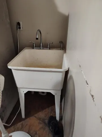 $279,900 | 1233 Robinson Road, Quincy, MI 49082