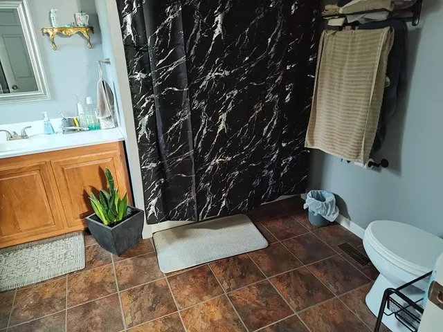 $279,900 | 1233 Robinson Road, Quincy, MI 49082