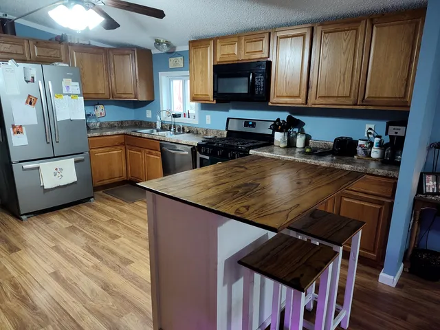 $279,900 | 1233 Robinson Road, Quincy, MI 49082