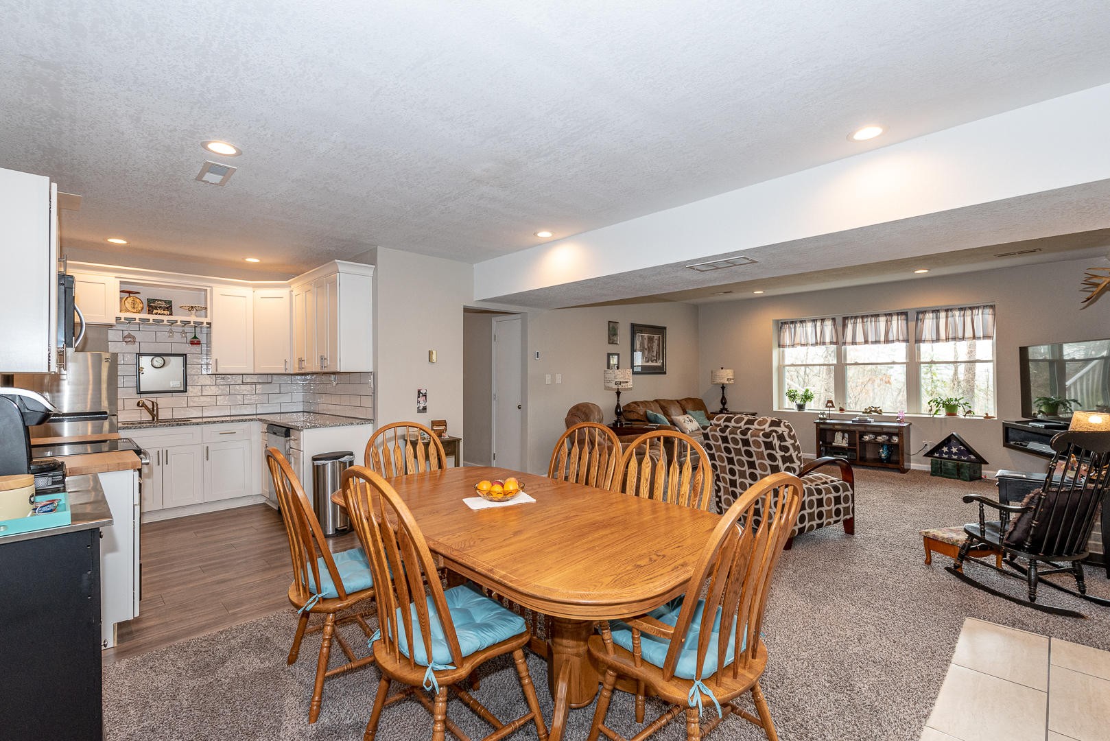 146 Cumberland View Drive Oak Ridge, TN 37830 - Photo 25 of 35 a dining room with furniture and window