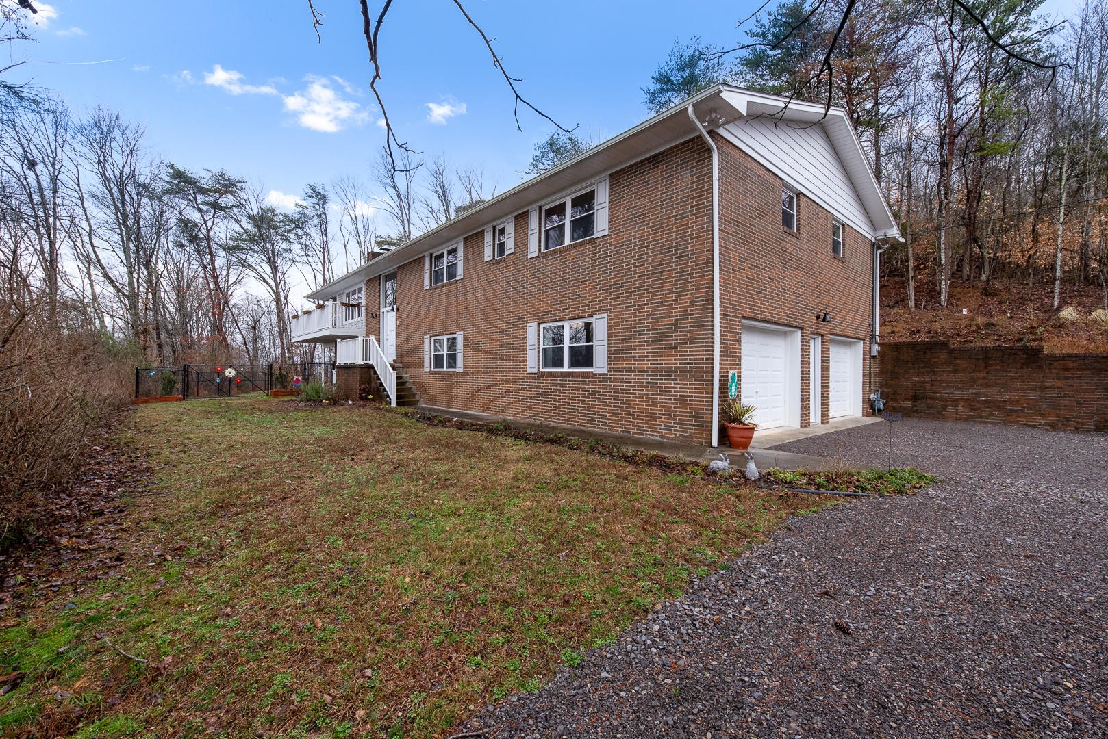 146 Cumberland View Drive Oak Ridge, TN 37830 - Photo 35 of 35 a view of a house with a yard