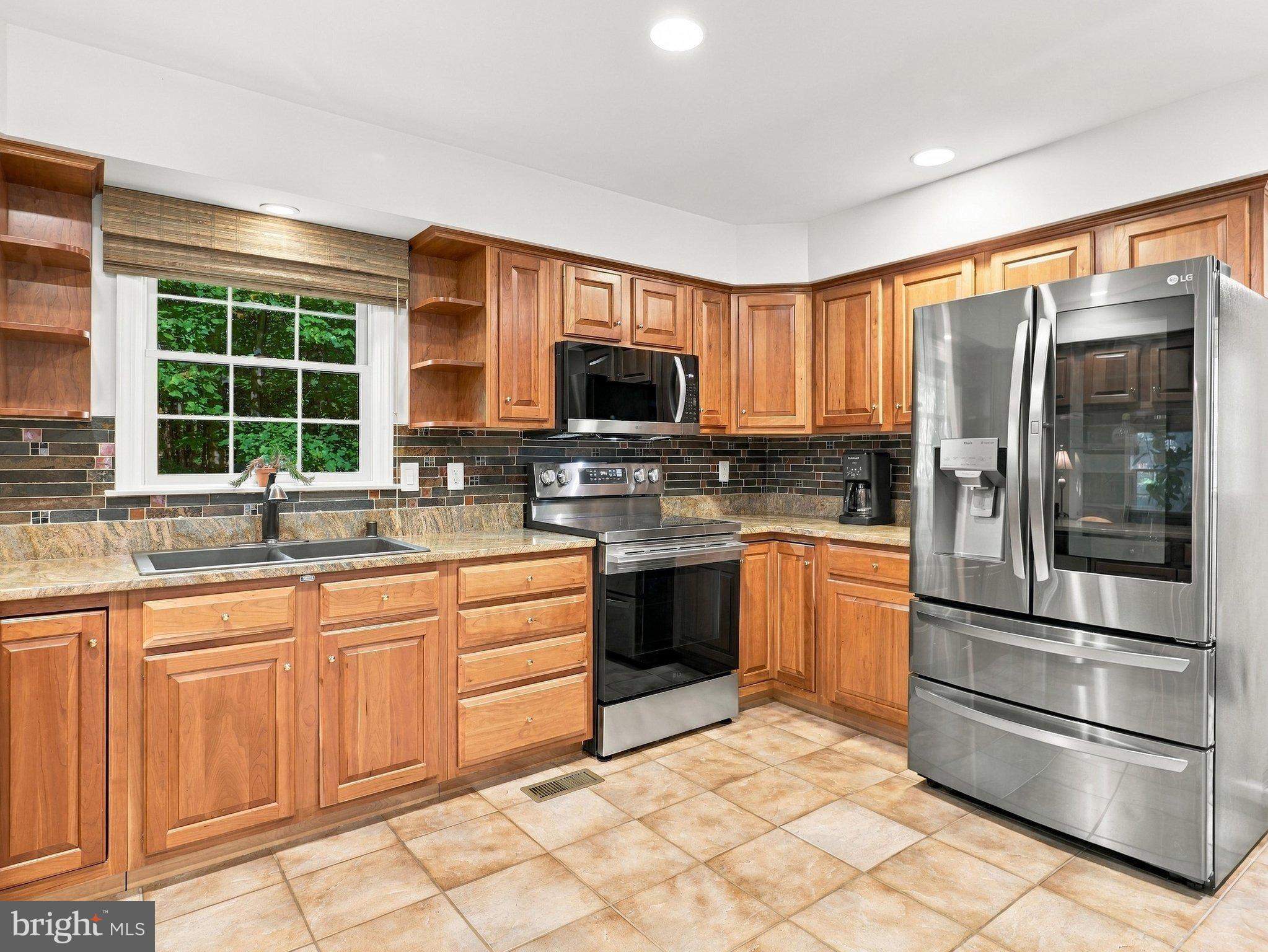 5826 Moser Road Boonsboro, MD 21713 - Photo 7 of 38 New Stainless Steel Appliances