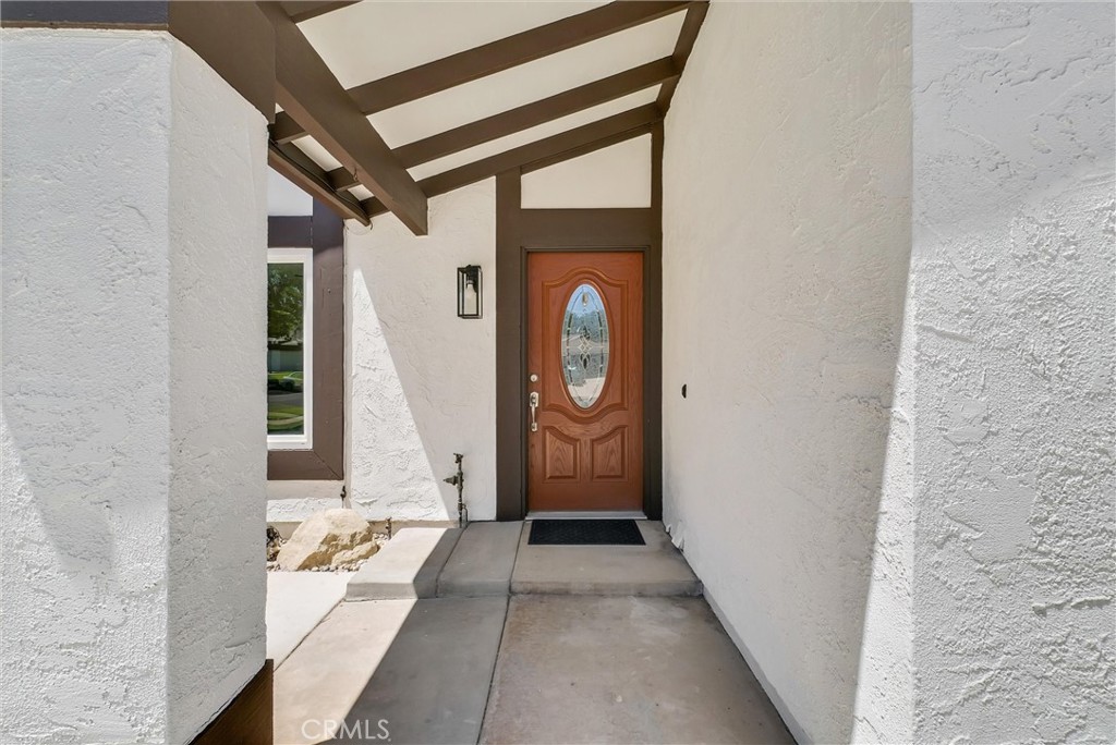 2862 Westridge Road Riverside, CA 92506 - Photo 4 of 34