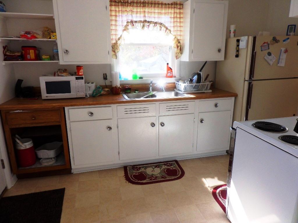 642 Robertsville Road Oak Ridge, TN 37830 - Photo 2 of 15 kitchen