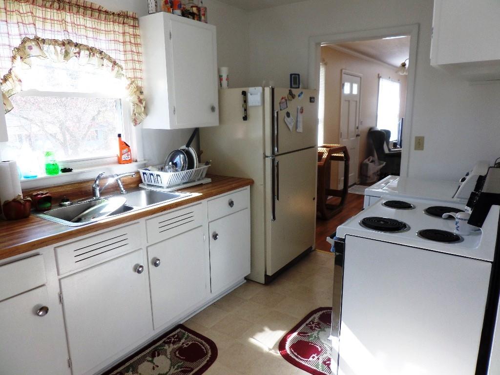 642 Robertsville Road Oak Ridge, TN 37830 - Photo 3 of 15 kitchen2