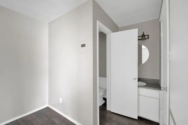 $995 | 4406 Avenue C, Unit 205, Austin, TX 78751