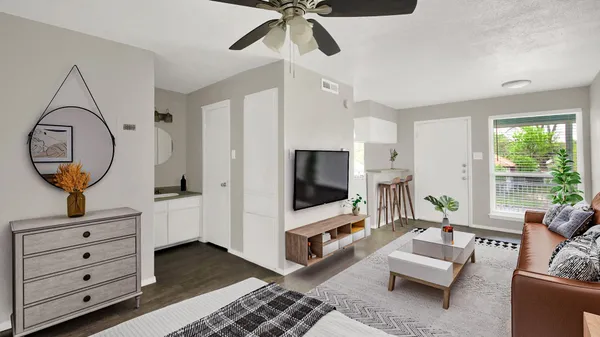 $995 | 4406 Avenue C, Unit 205, Austin, TX 78751