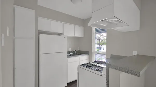 $995 | 4406 Avenue C, Unit 205, Austin, TX 78751