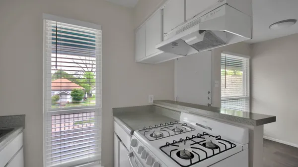 $995 | 4406 Avenue C, Unit 205, Austin, TX 78751