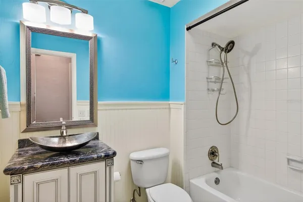 $2,300 | 4604 Northwest 44th Place, Gainesville, FL 32606