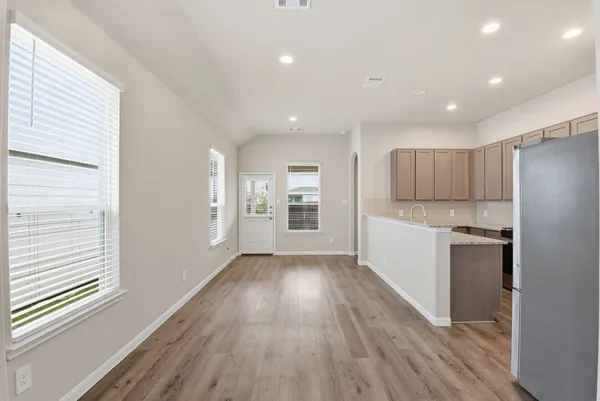 $1,745 | 2914 Lawrence Park, Conroe, TX 77304