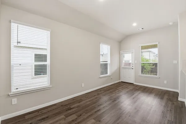 $1,745 | 2914 Lawrence Park, Conroe, TX 77304